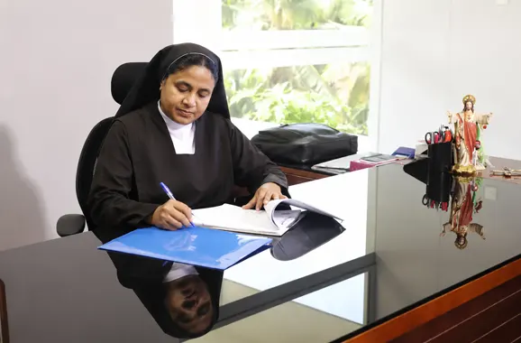 Mount Carmel Vidyaniketan Kottayam Principal